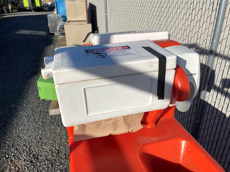 #5680-•-poly-portables-tagalong-hand-wash-station-image-6