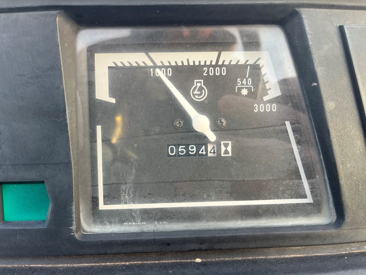 new-holland-tc30-image-14