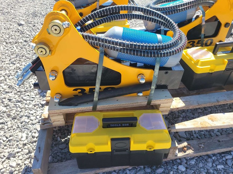 hydraulic-breaker-for-mini-excavator.-image-4