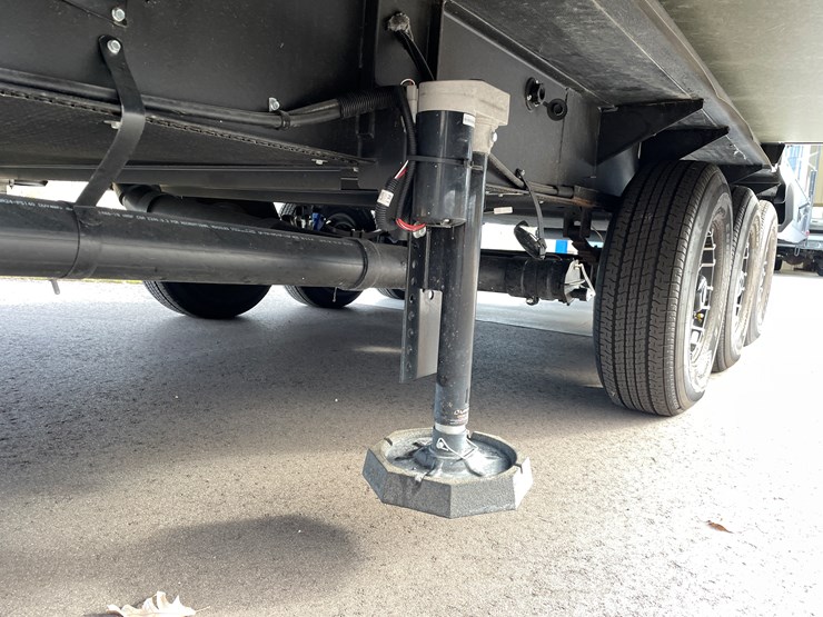 #4502-•-2025-forest-river-xlr-nitro-lux-toy-hauler-(wi-title)-image-20