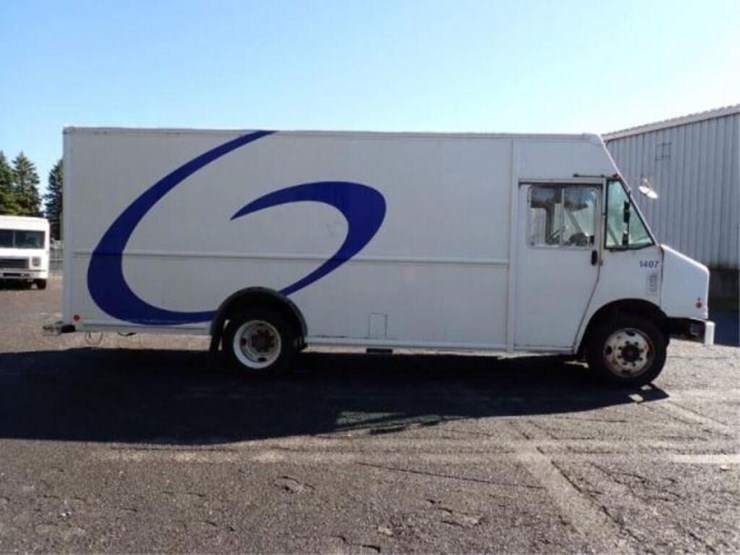 2015-freightliner-mt55-image-4