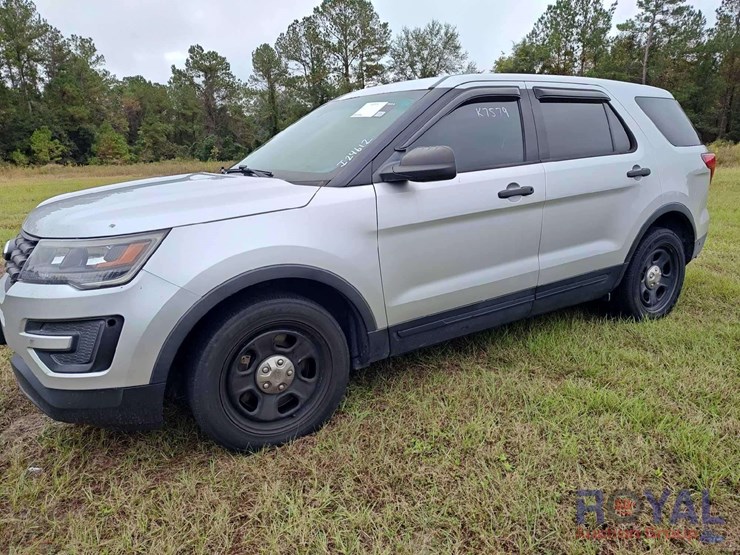 2016-ford-explorer-image-1