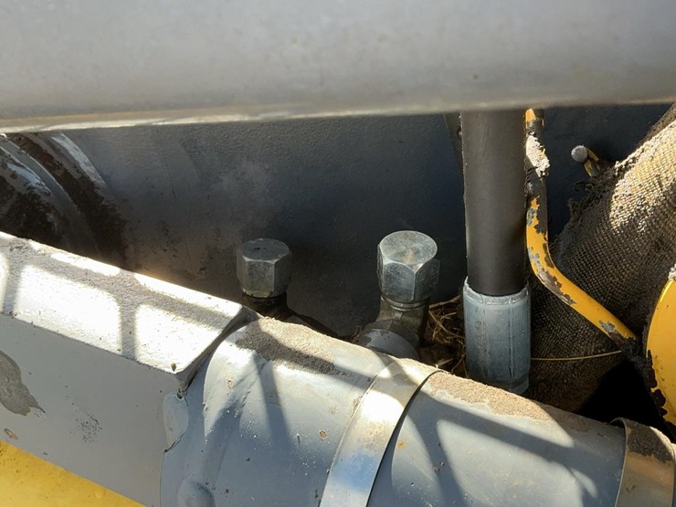 new-holland-ls190-image-16