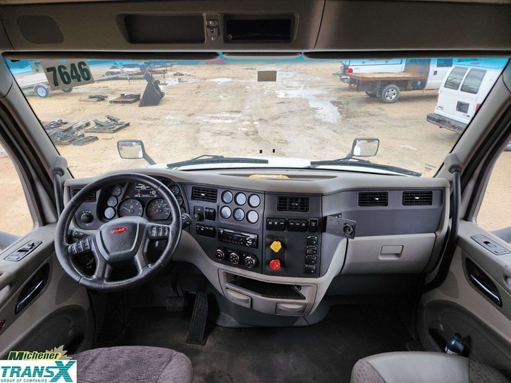 2018-peterbilt-579-image-33
