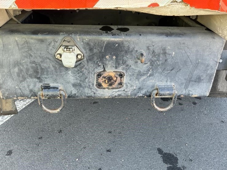 2005-chevrolet-c4500-stakebed-truck-image-5