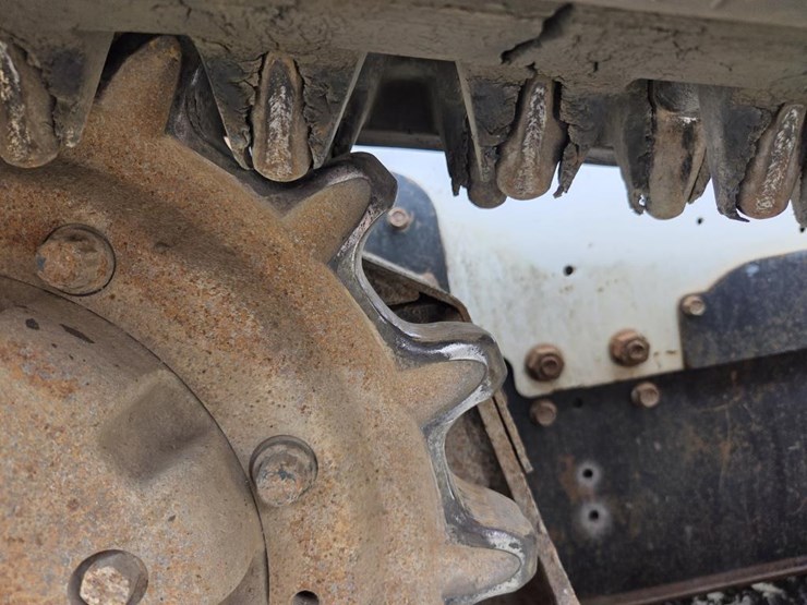 2019-bobcat-t740-image-47