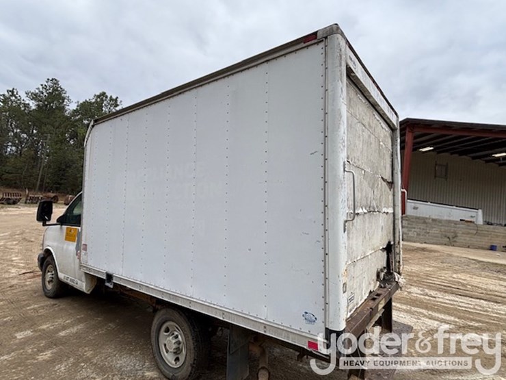 2006-chevrolet-3500-image-3