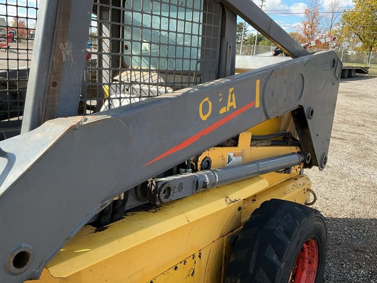 new-holland-ls190-image-15