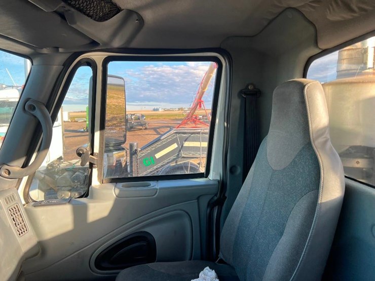 2004-international-8600-image-19