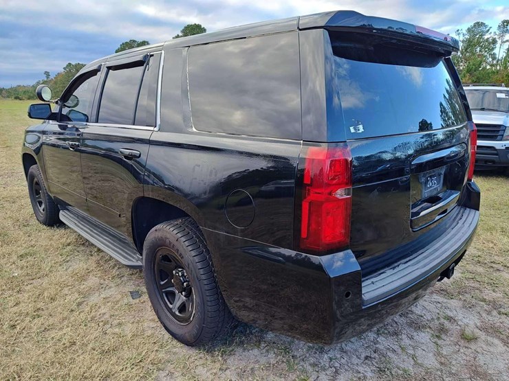 2019-chevrolet-tahoe-image-2