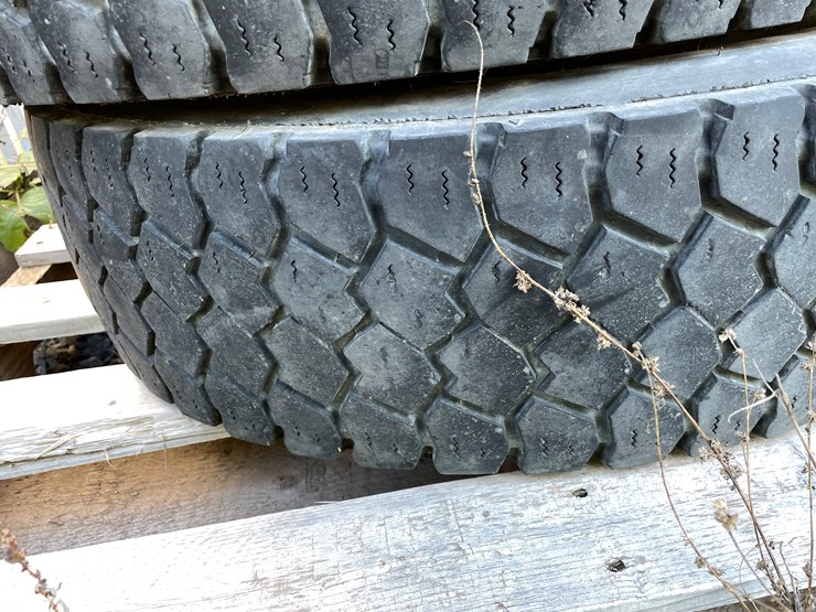 #5702-•-(5)-goodyear-g622-rsd19.5-tires-image-10