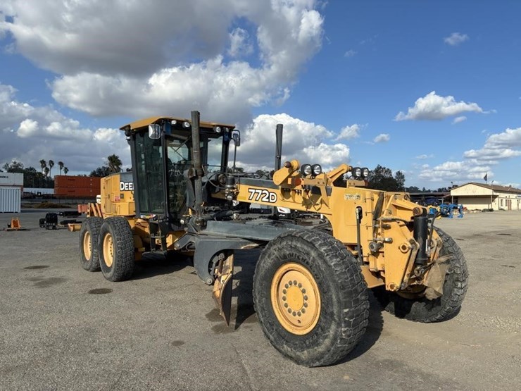 2008-deere-772d-image-2