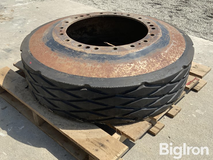 challenger-65-tire/wheel-assembly-image-7