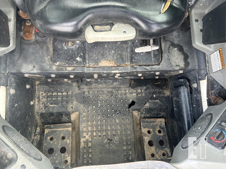 2011-bobcat-t650-image-6