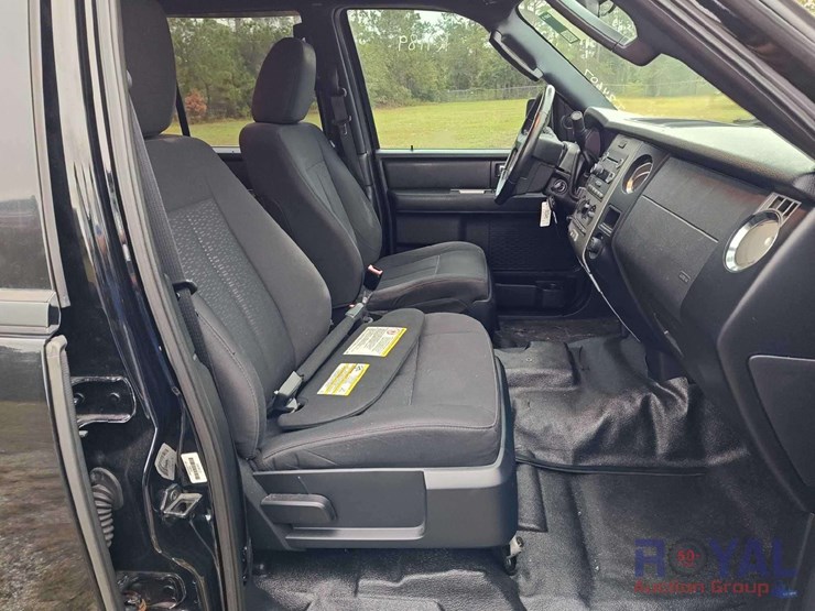 2016-ford-expedition-image-24