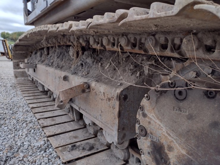 volvo-ec220e-lr-image-38