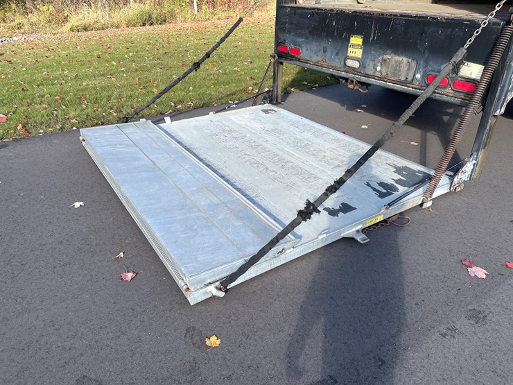 2007-chevrolet-g3500-image-34