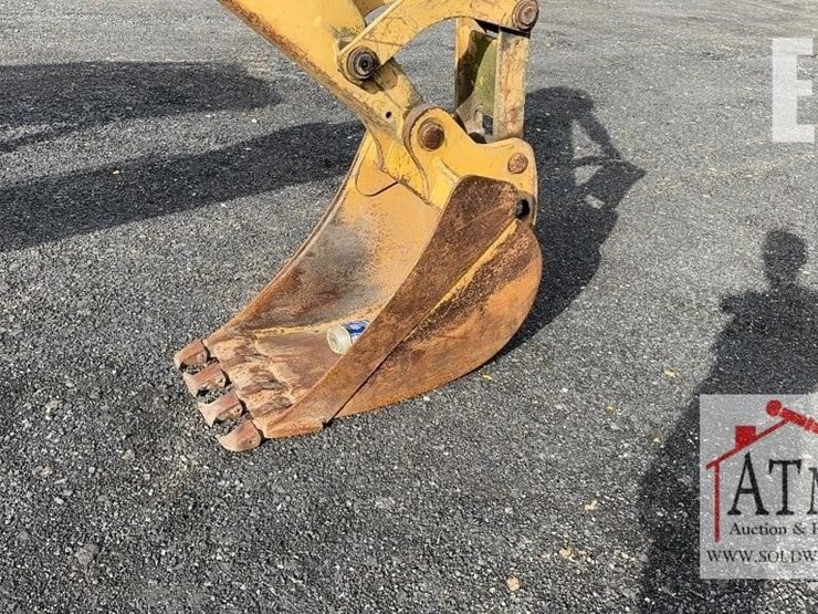 1996-ford-555d-image-5