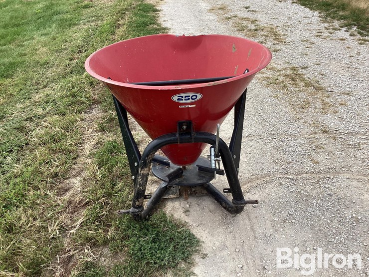 farm-star-250-3-pt-spreader-image-2
