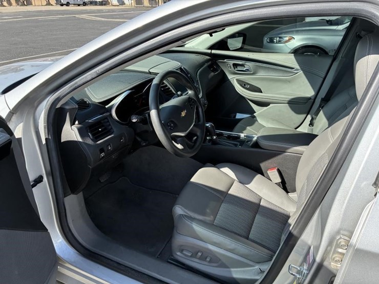 2019-chevrolet-impala-sedan-image-11