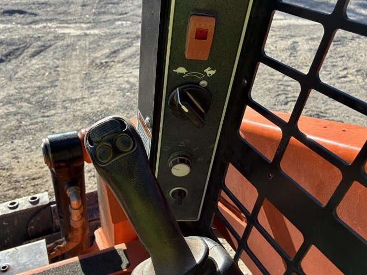 2021-gehl-rt105-image-13