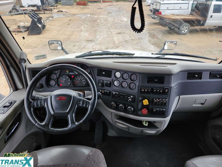 2019-peterbilt-579-image-29