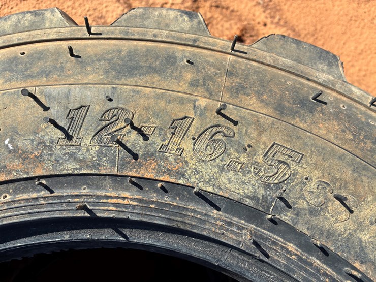 #t13382-•-12.x16.5-tires-image-2