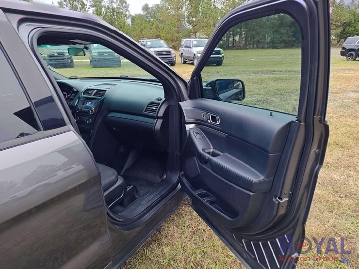 2016-ford-explorer-image-20