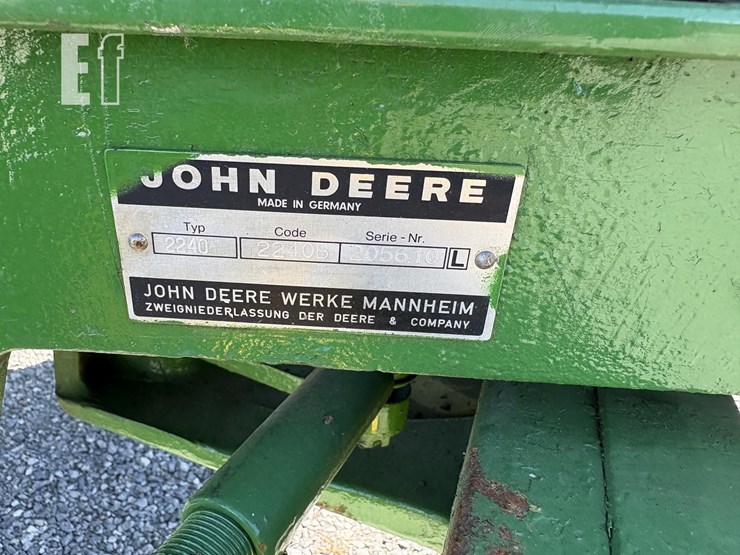 john-deere-2240-image-20