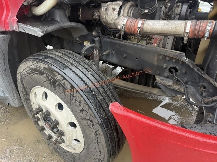 2015-freightliner-cascadia-113-image-54