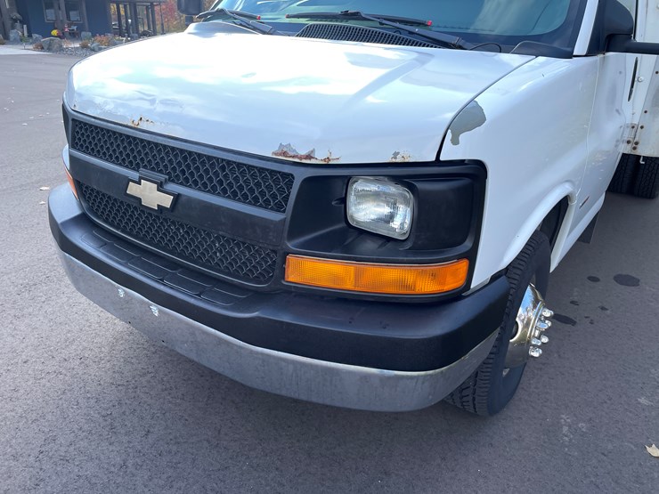 2007-chevrolet-g3500-image-57