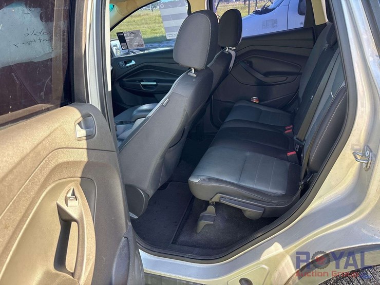 2015-ford-escape-image-10