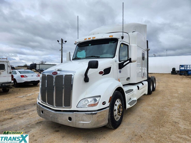 2018-peterbilt-579-image-1
