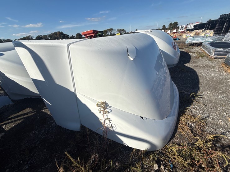 #28388-•-semi-truck-wind-deflector-image-13