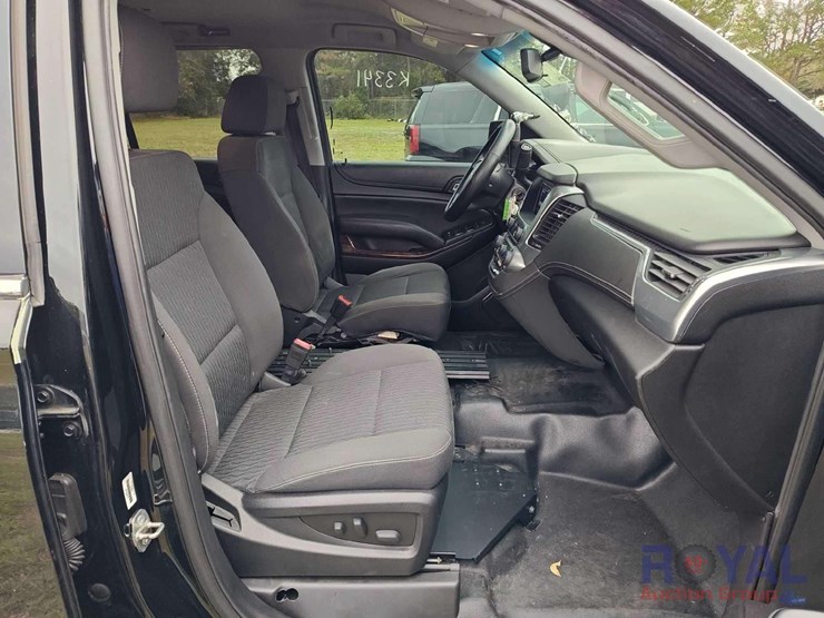 2017-chevrolet-tahoe-image-22