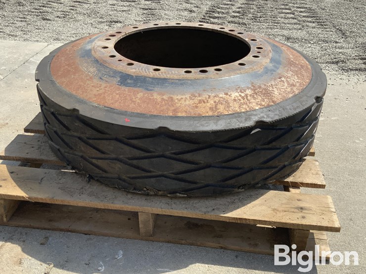 challenger-65-tire/wheel-assembly-image-8