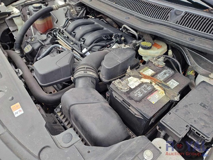 2016-ford-explorer-image-5