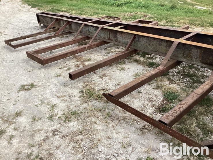 homemade-round-bale-hay-trailer-image-16