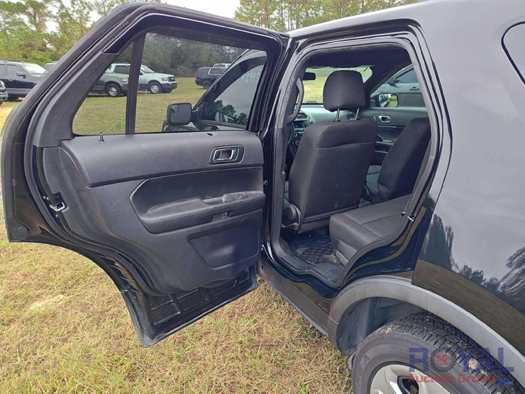 2018-ford-explorer-image-17