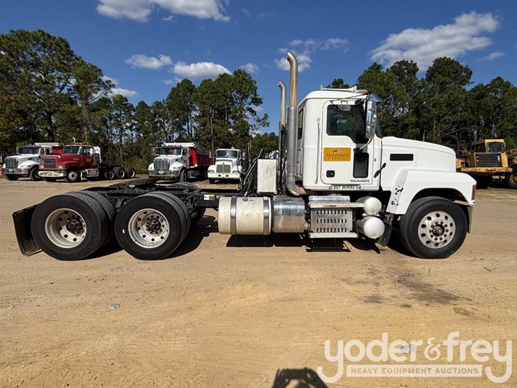 2017-mack-chu613-image-6