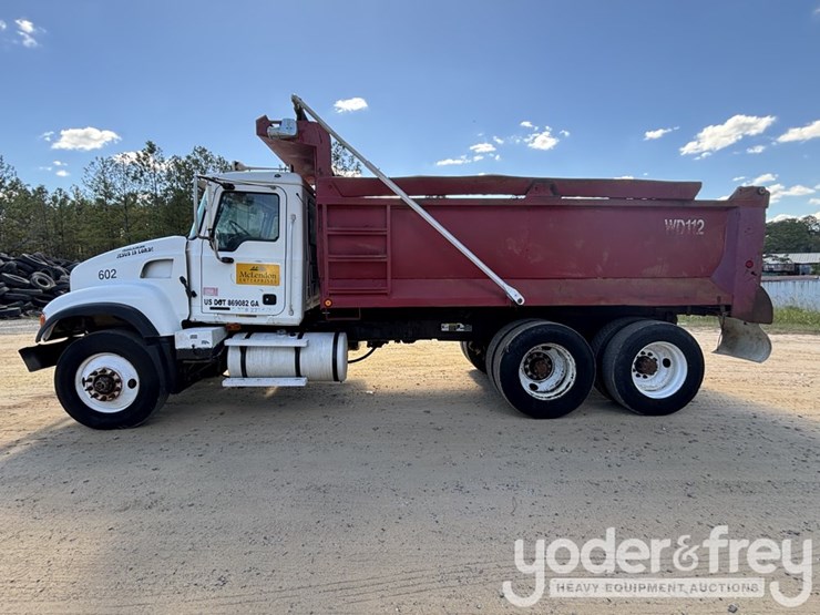 2003-mack-cv713-granite-image-2