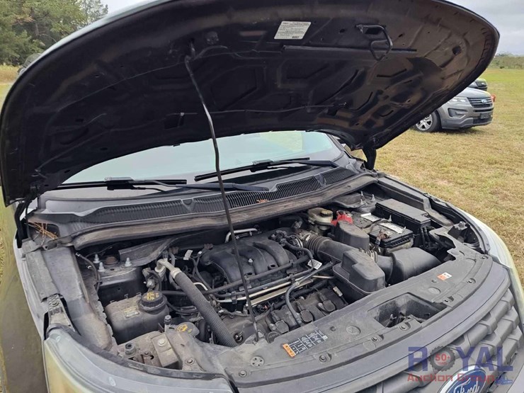 2016-ford-explorer-image-8