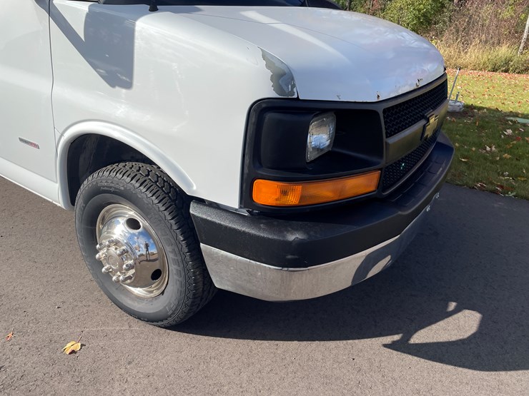 2007-chevrolet-g3500-image-54