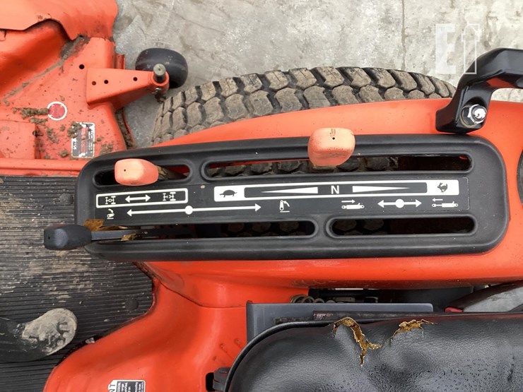 2003-kubota-bx2200-image-11