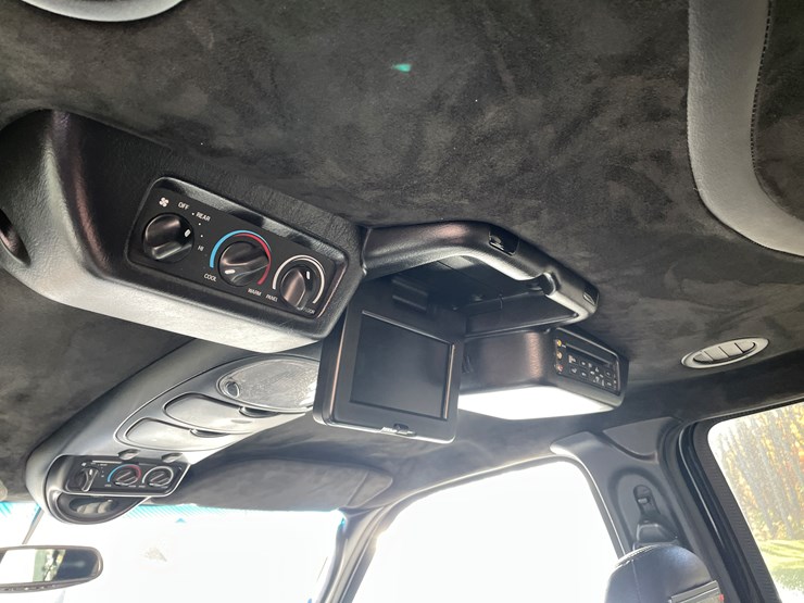 2004-ford-excursion-limited-image-56