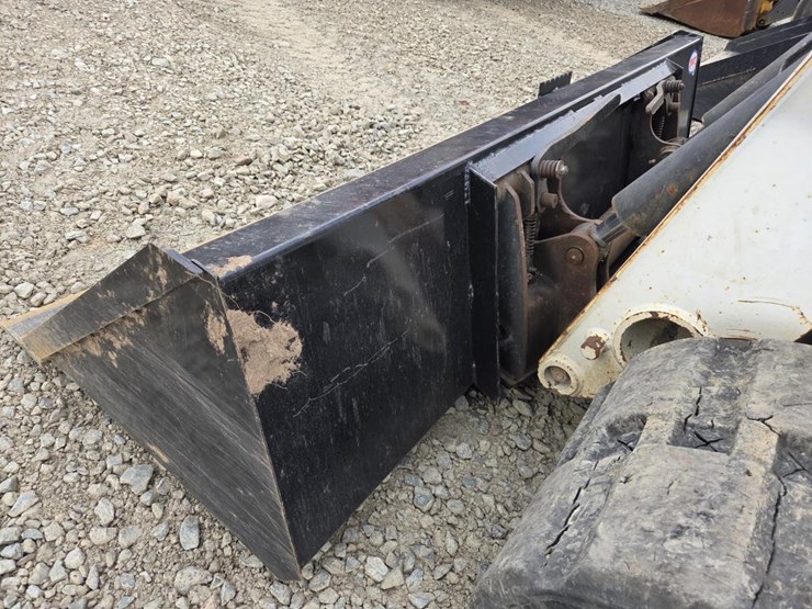 2019-bobcat-t740-image-11