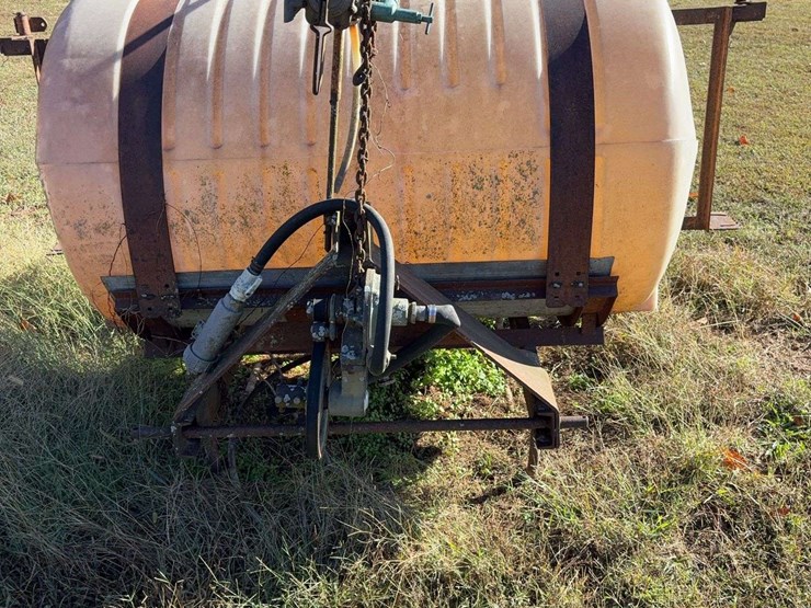 3pt-sprayer-tank-with-pump-and-extra-tank,-250-gallon-and-200-gallon-tank-image-5