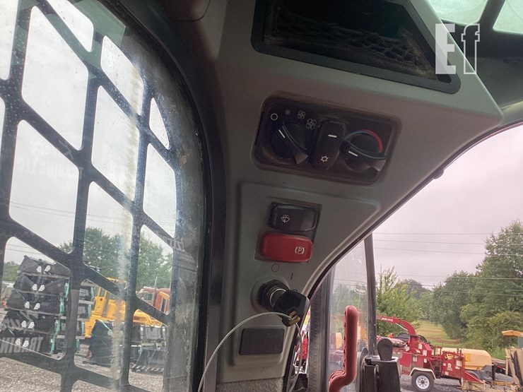 2021-caterpillar-299d3-image-17