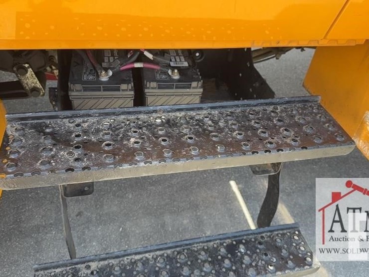 2004-international-durastar-4200-image-10