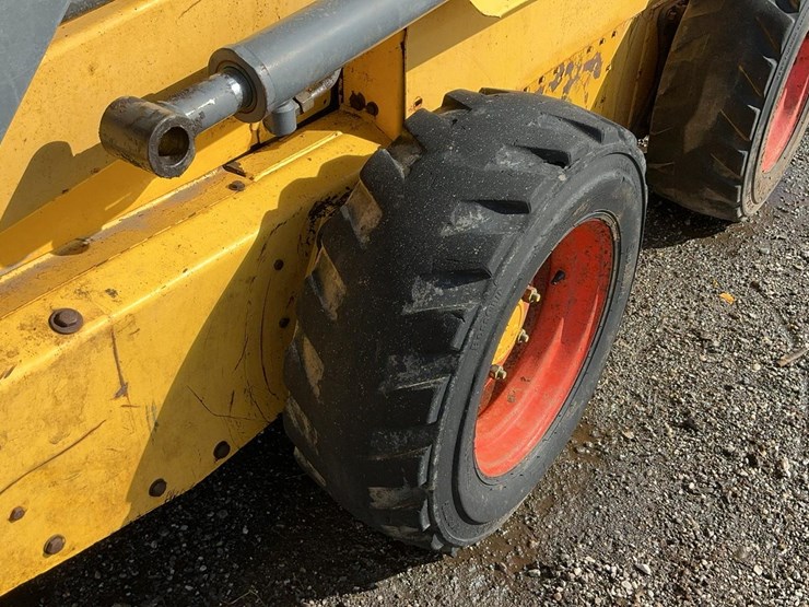 new-holland-ls190-image-31